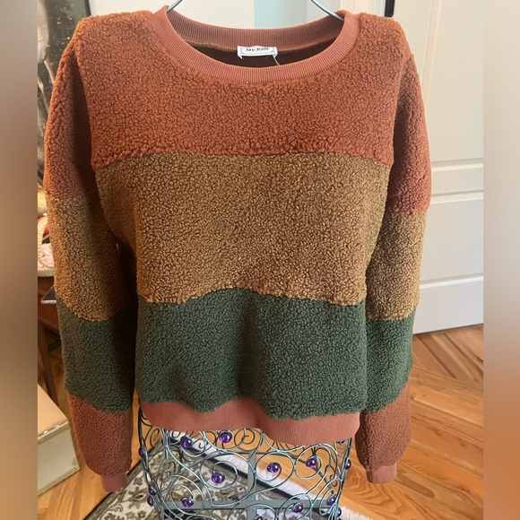 Fall Sweater! Orange, green, and taupe colored sweater. - Picture 4 of 7